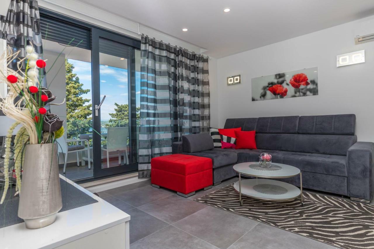 Apartments Tatjana Selce Exterior foto