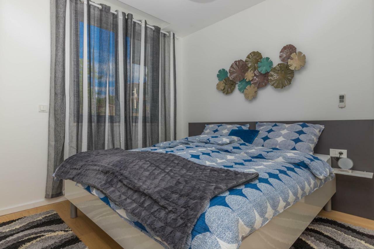 Apartments Tatjana Selce Exterior foto